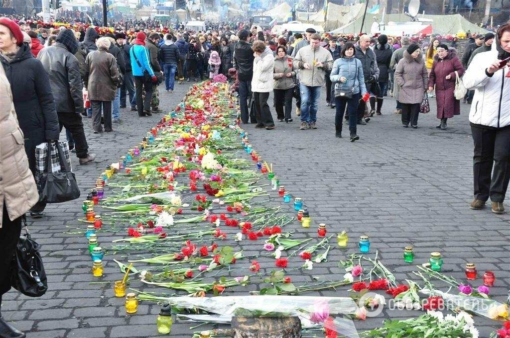 На Майдані оплакують Небесну Сотню. Фоторепортаж