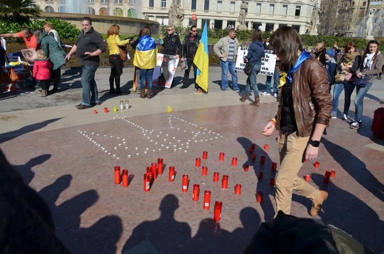 Мир почтил память погибших евромайдановцев. Фоторепортаж