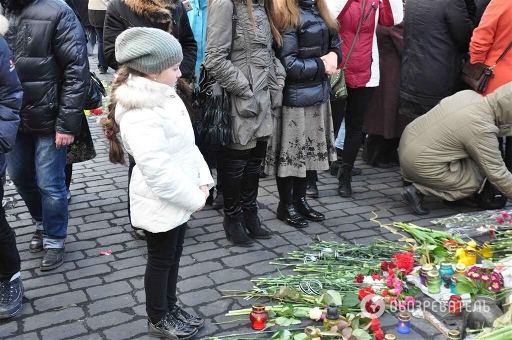 На Майдані оплакують Небесну Сотню. Фоторепортаж