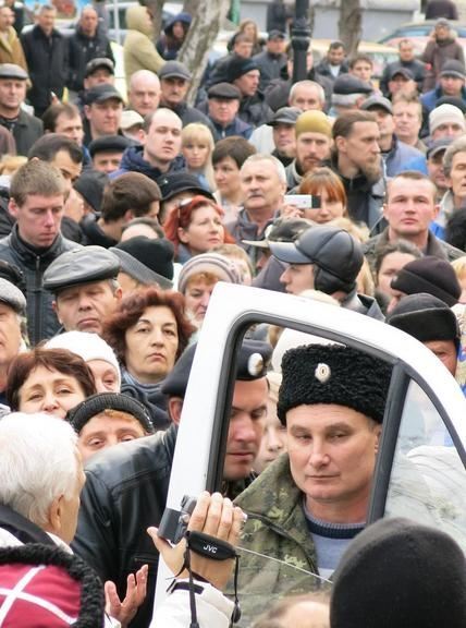 У Феодосії 600 сепаратистів агітували городян записуватися в "народне ополчення"