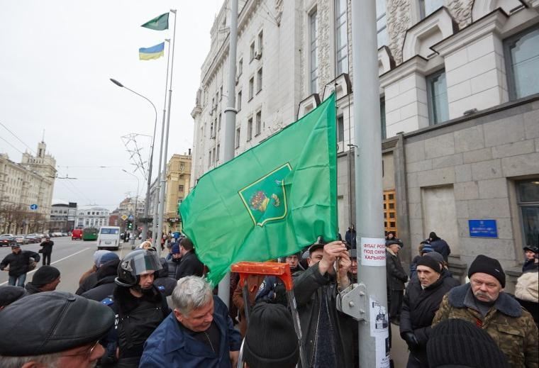 Кернес договорился: с харьковской мэрии сняли флаг России