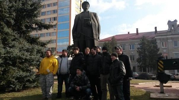 В Киеве демонтировали еще один памятник Ленину - говорят, последний