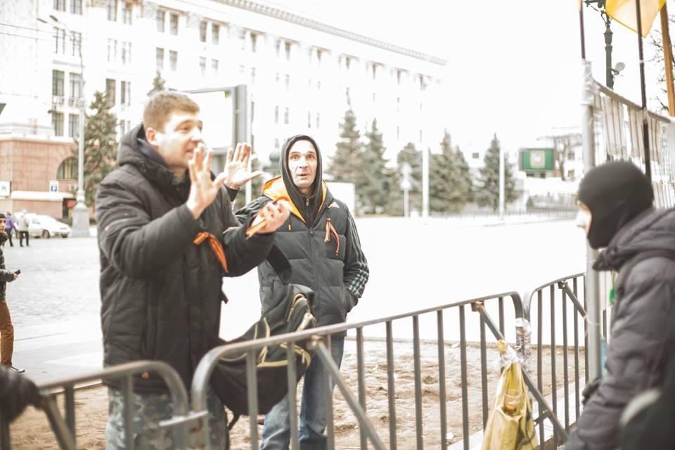 Титушки пытались устроить провокацию под Харьковской ОГА