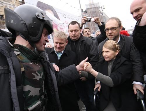 Тимошенко закликала згорнути наметове містечко біля Печерського суду
