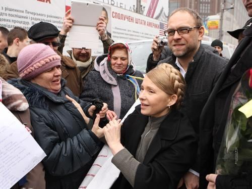 Тимошенко закликала згорнути наметове містечко біля Печерського суду