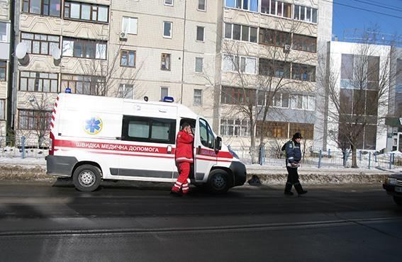 В Луганске маршрутка врезалась в столб: пострадали четыре человека