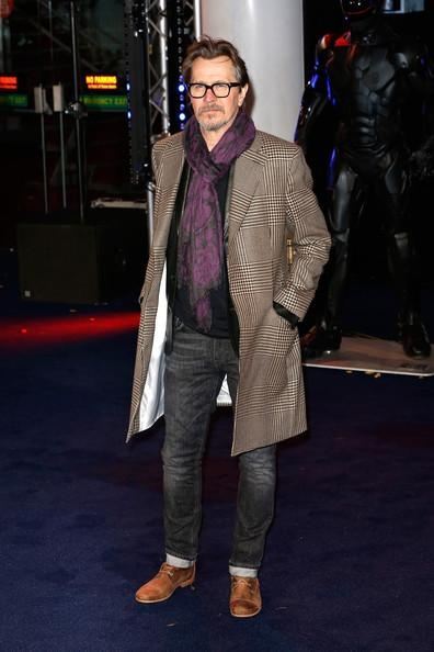 Пышная жена Робокопа на красной дорожке