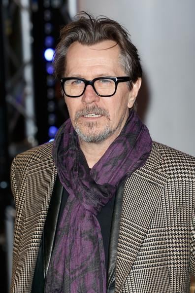 Пышная жена Робокопа на красной дорожке