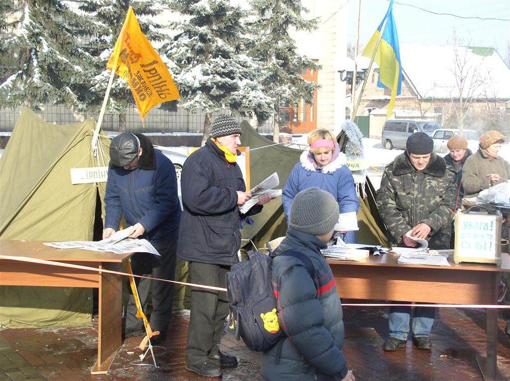 Опозиція випередила штурмовиків