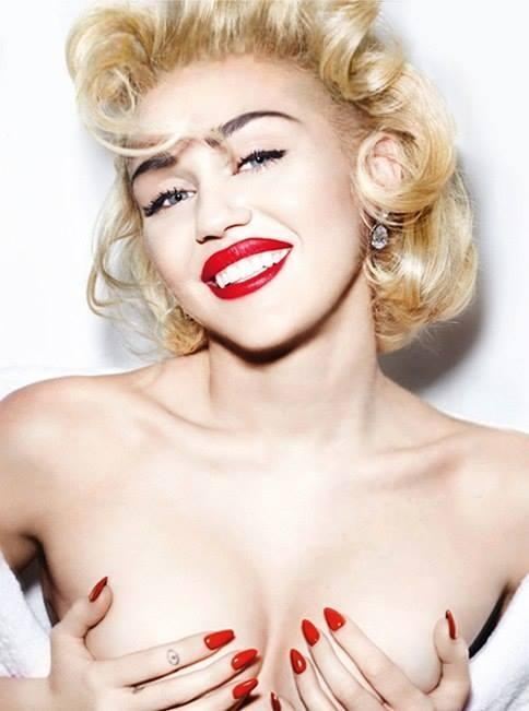 Майли Сайрус топлесс в образе Мэрилин Монро