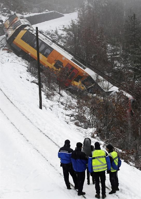 В Альпах поезд сошел с рельс: есть жертвы