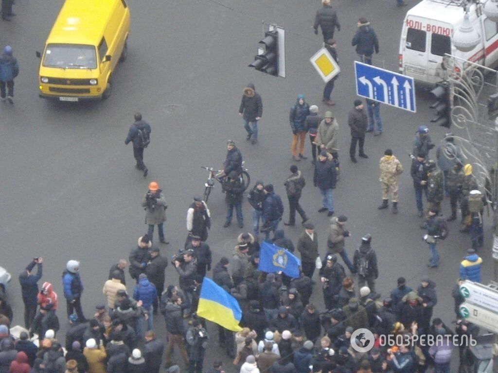 Протистояння біля барикад. Фоторепортаж