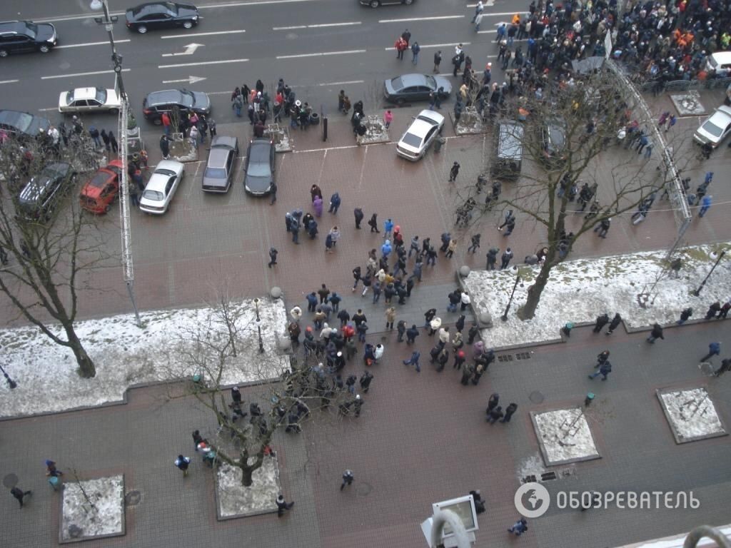 Противостояние возле баррикад. Фоторепортаж