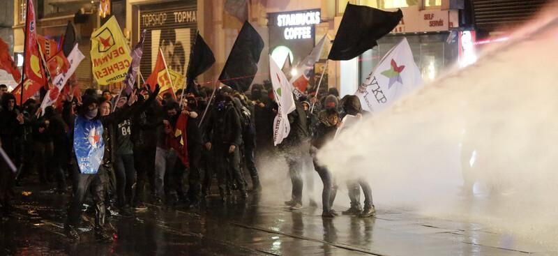 У Стамбулі розігнали протести проти цензури в Інтернеті