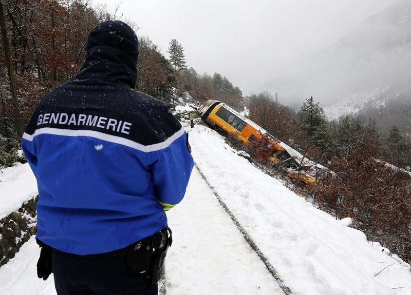 В Альпах поезд сошел с рельс: есть жертвы