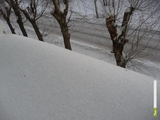 У російському Омську випав чорний сніг