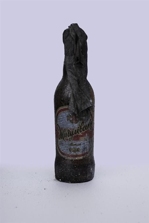 Голландский фотограф создал серию фото "майдановских" коктейлей Молотова
