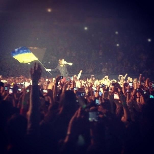 Джаред Лето в Киеве размахивал флагом Украины