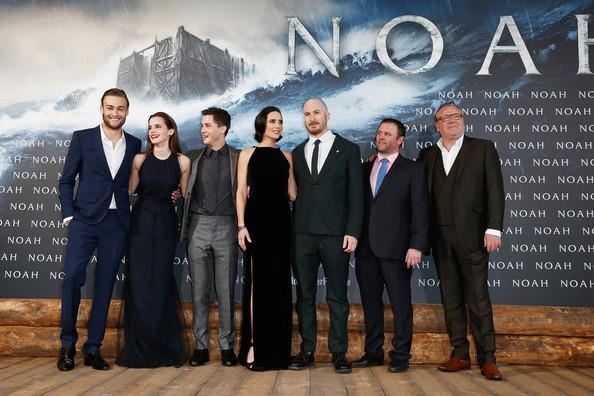 Эмма Уотсон и Дженнифер Коннелли на премьере "Ноя": черные лебеди