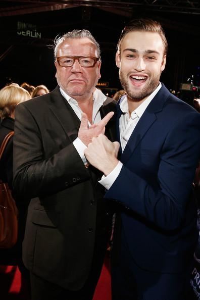 Эмма Уотсон и Дженнифер Коннелли на премьере "Ноя": черные лебеди