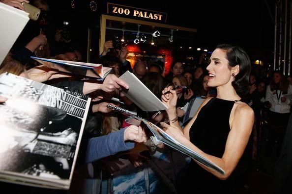 Эмма Уотсон и Дженнифер Коннелли на премьере "Ноя": черные лебеди