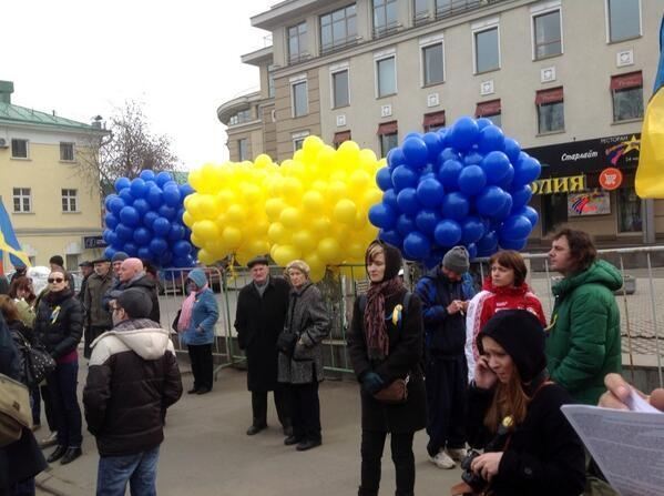Москвичи вышли на "Марш мира" против войны в Крыму