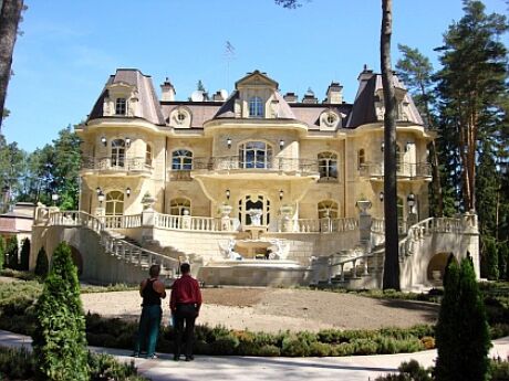Янукович поселился в особняке рядом с резиденцией Путина - СМИ