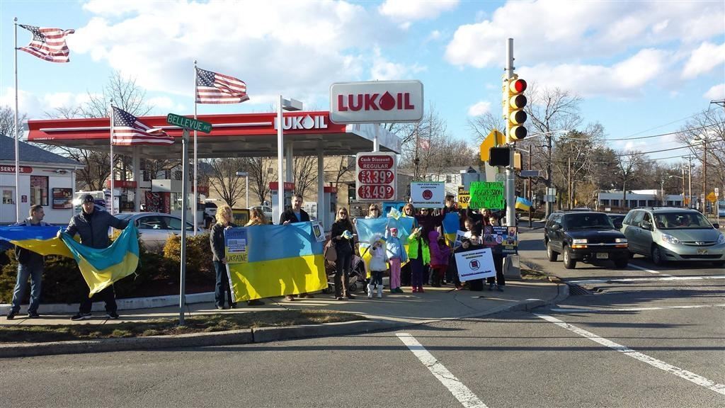 Українці в США влаштували бойкот російським АЗС
