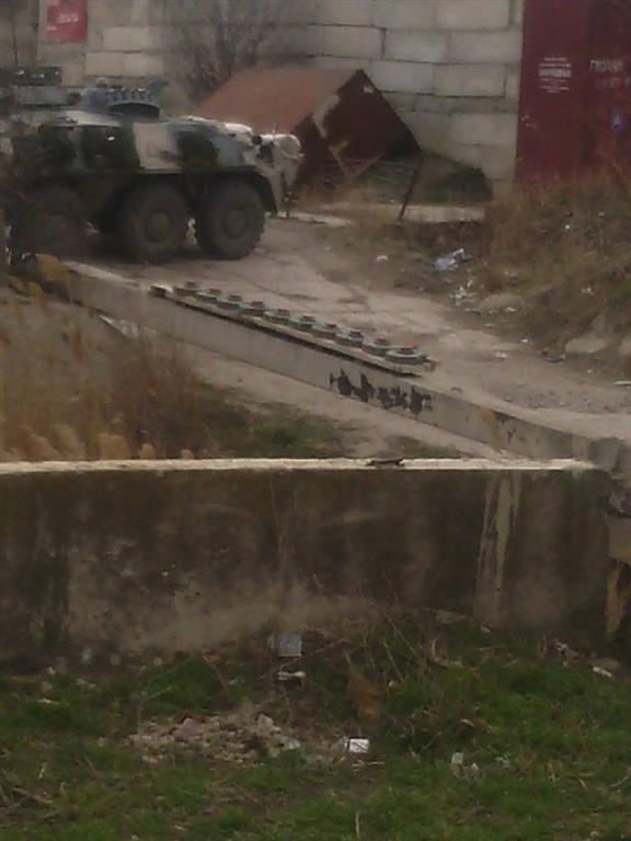 Военные РФ убрали мины возле украинской части в Феодосии