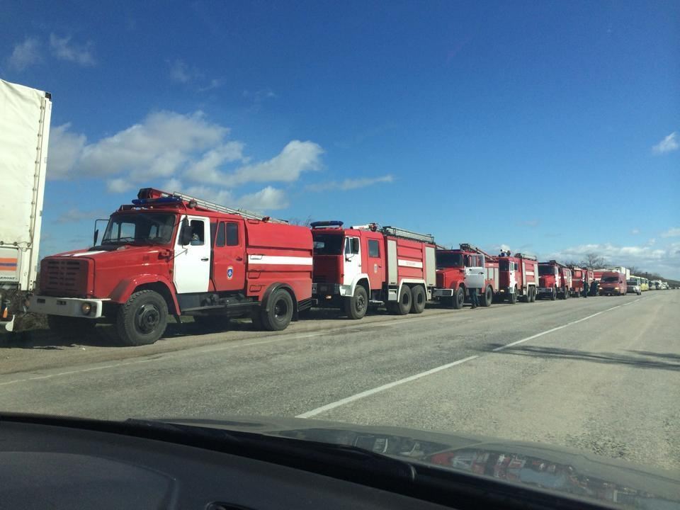 У Севастополь їде автоколона з РФ: фури, автобуси, пожежники і сміттєзбиральні машини