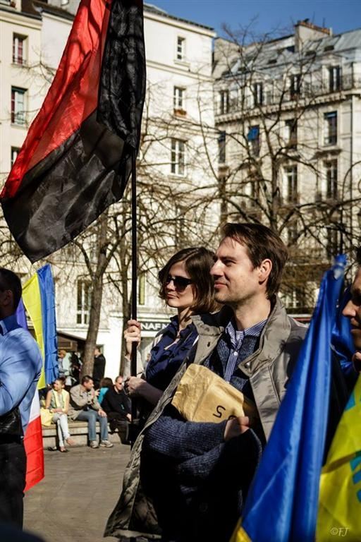 Українці Франції протестували в Парижі проти агресії РФ у Криму