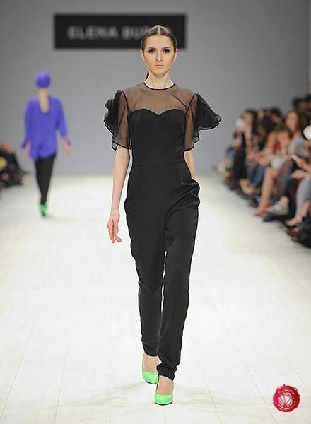 Елена Бурба показала на Ukrainian Fashion Week "Меланхолию" и свитшоты "Pray for Ukraine"