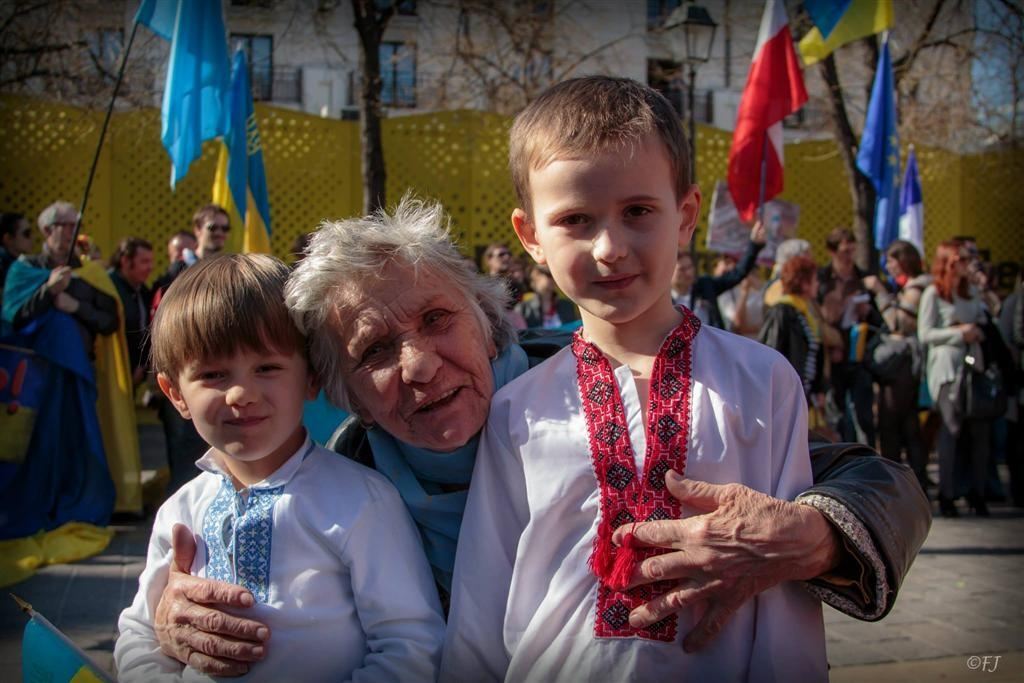 Українці Франції протестували в Парижі проти агресії РФ у Криму