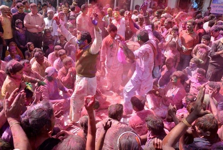 Фестиваль красок и весны в Индии