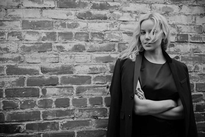 Эбби Корниш: нежная жена робота-полицейского