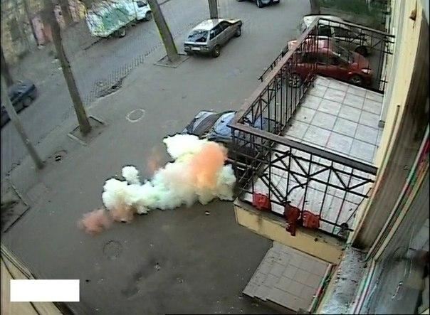 В приемную свободовца в Одессе бросили взрывные устройства