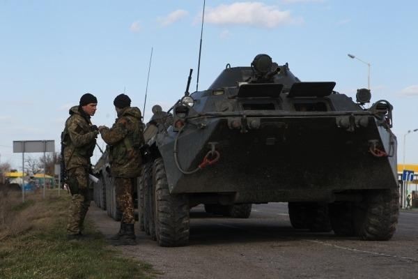 Украинские военные заблокировали границу с Крымом