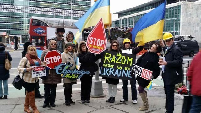 В Нью-Йорке митингующие поддержали украинцев