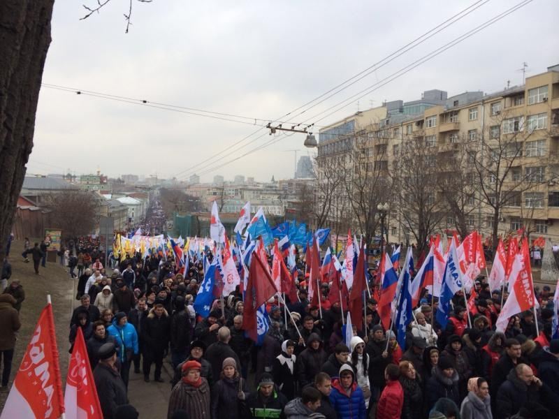  В Москве проходит шествие в поддержку соотечественников в Украине