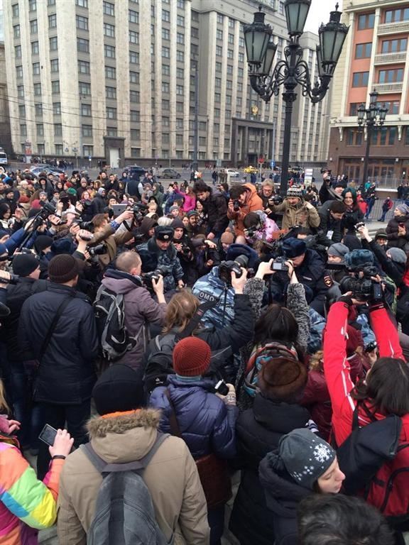 В Москве полиция задержала 15 митингующих против введения войск РФ в Украину