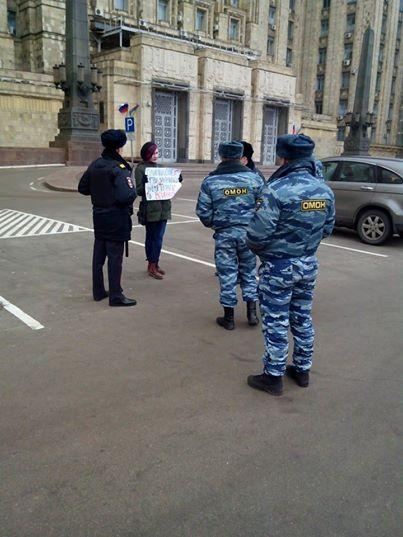 У Москві поліція затримала 15 мітингувальників проти введення військ РФ в Україні