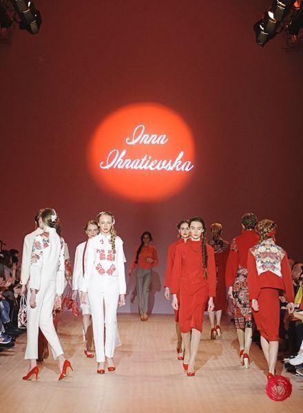 Новичок Ukrainian Fashion Week показала красивейшую коллекцию в национальном стиле