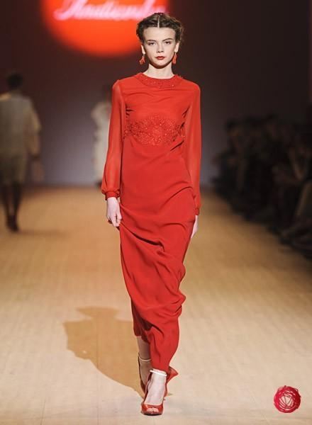 Новичок Ukrainian Fashion Week показала красивейшую коллекцию в национальном стиле