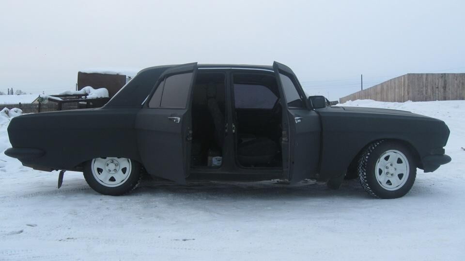 Вторая жизнь для "Волги" ГАЗ-24. Вызывающий тюнинг.