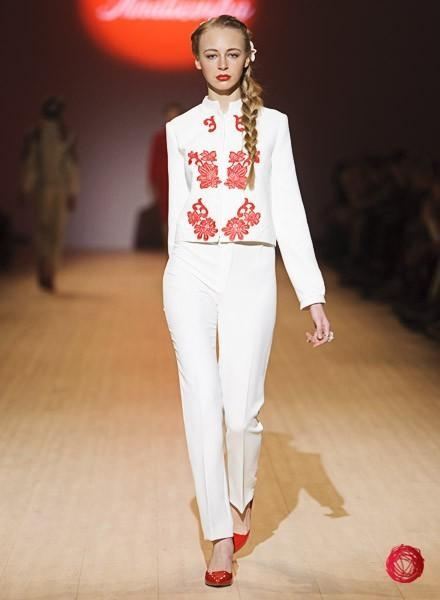 Новичок Ukrainian Fashion Week показала красивейшую коллекцию в национальном стиле