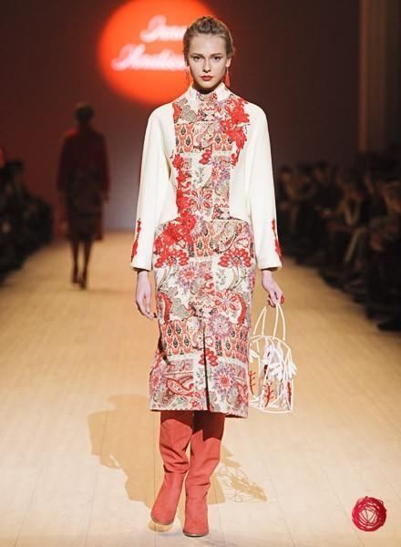 Новичок Ukrainian Fashion Week показала красивейшую коллекцию в национальном стиле