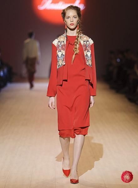 Новичок Ukrainian Fashion Week показала красивейшую коллекцию в национальном стиле