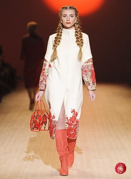 Новичок Ukrainian Fashion Week показала красивейшую коллекцию в национальном стиле