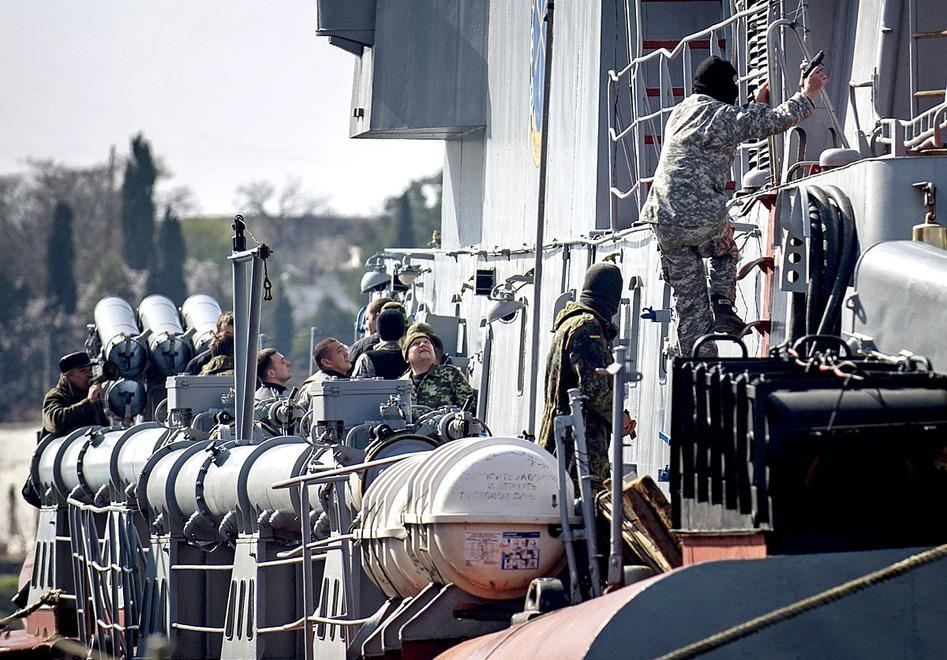 Захват украинских военных кораблей в Севастополе