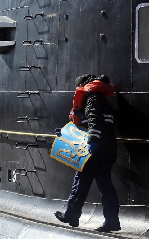 На подлодке "Запорожье" подняли Андреевский флаг
